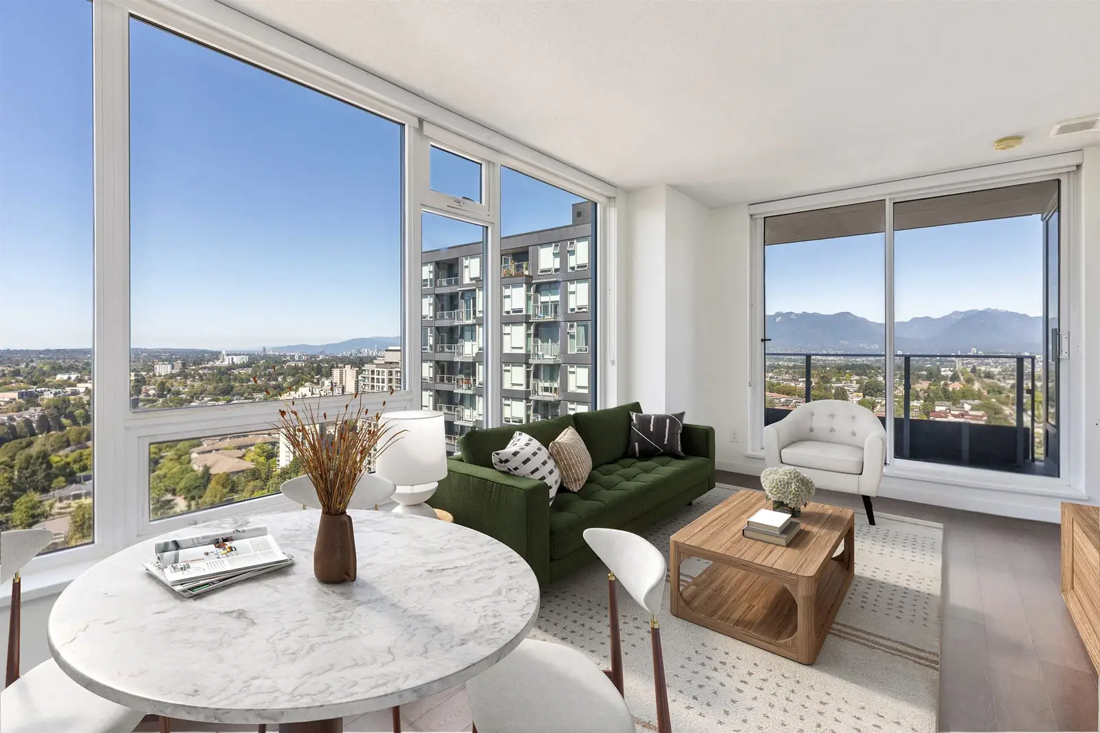2902 5515 BOUNDARY ROAD, Vancouver BC V5R 0E3