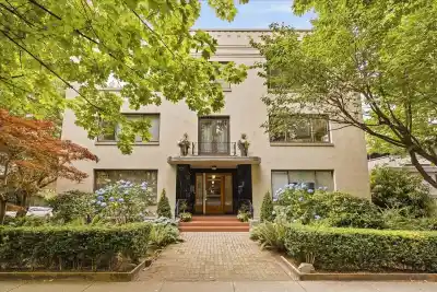 6 985 JERVIS STREET, Vancouver BC V6E 2B7