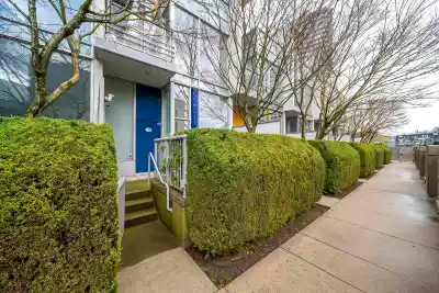 119 REGIMENT SQUARE, Vancouver BC V6B 1X5