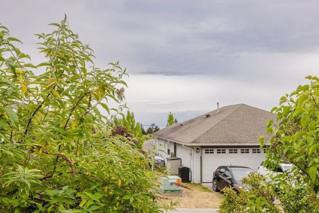 5687 EMILY WAY, Sechelt BC V7Z 0N5