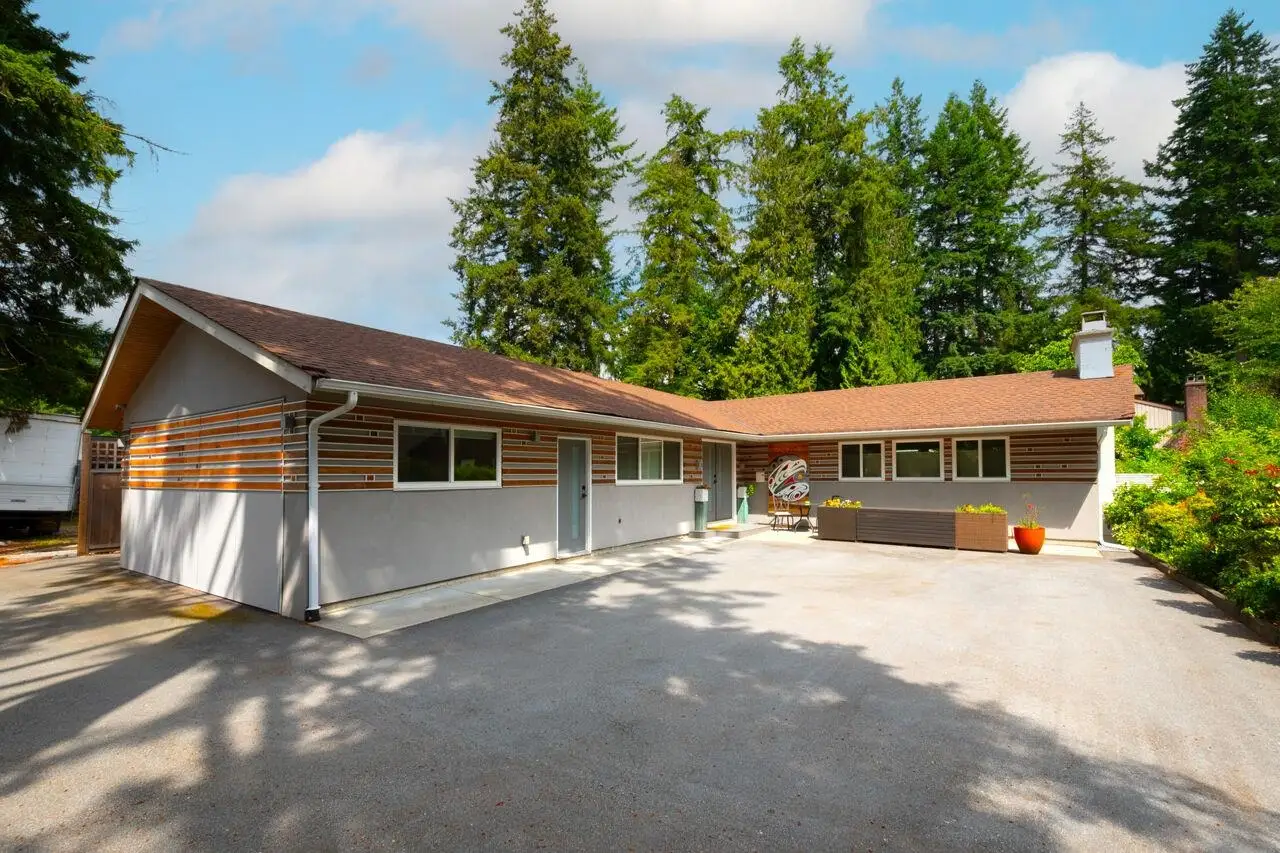 2420 EDGEMONT BOULEVARD, North Vancouver BC V7P 2L1