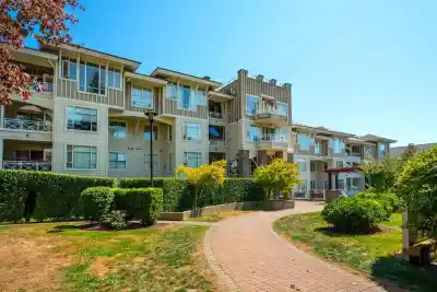 104 3625 WINDCREST DRIVE, North Vancouver BC V7G 2S6