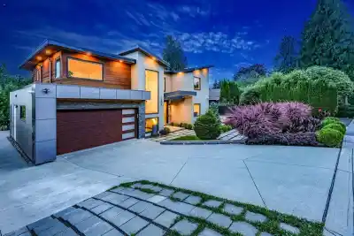 4399 HIGHLAND BOULEVARD, North Vancouver BC V7R 2Z8