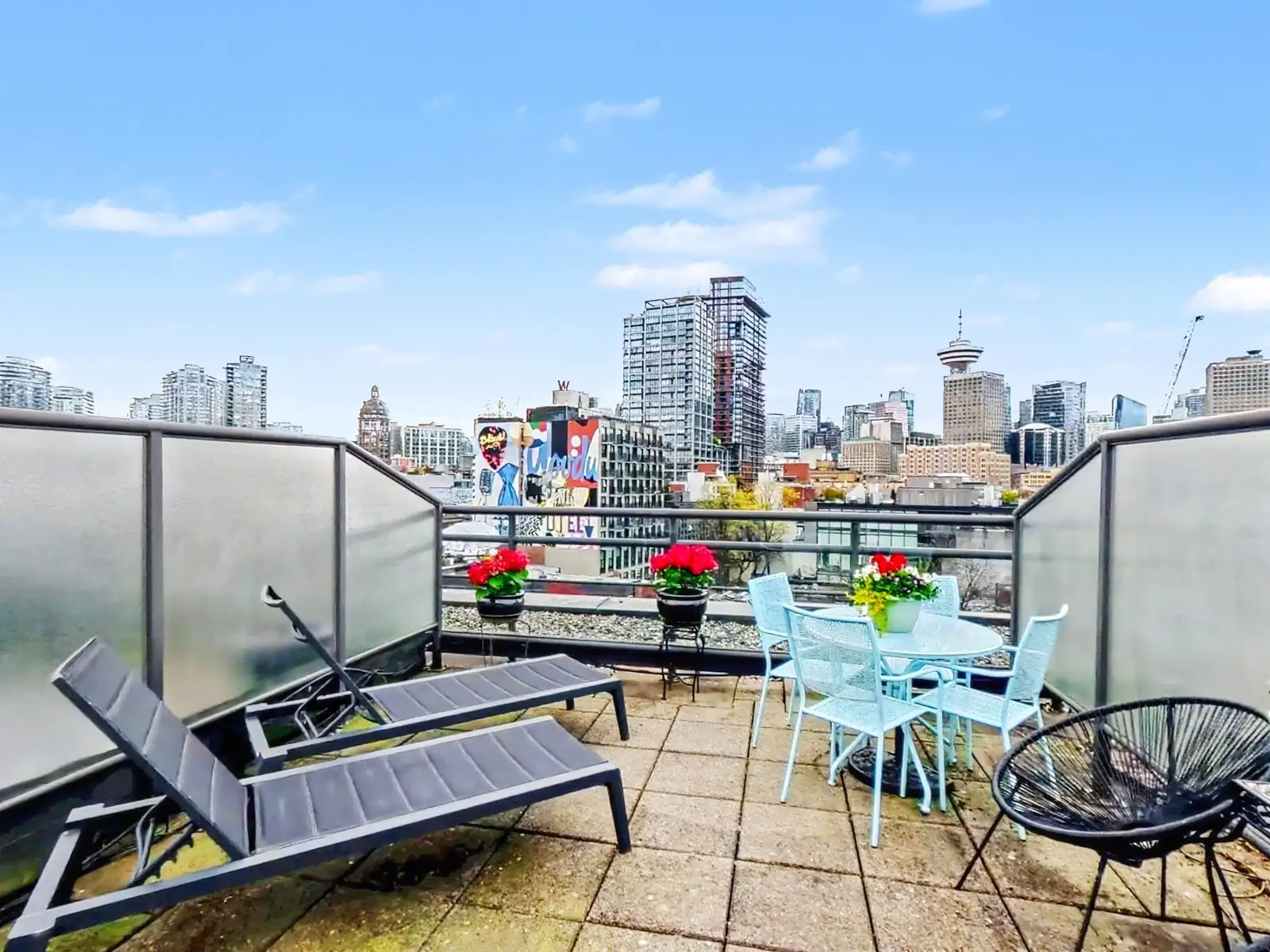 501 28 POWELL STREET, Vancouver BC V6A 1E7