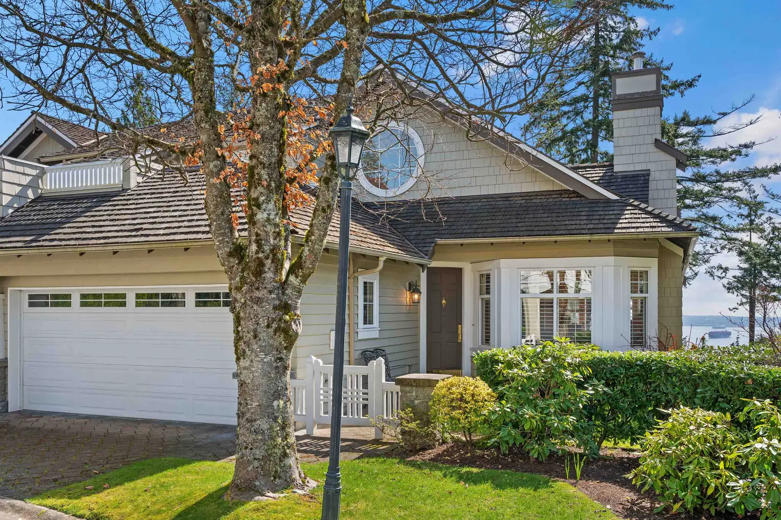 4 5110 ALDERFEILD PLACE, West Vancouver BC V7W 2W7