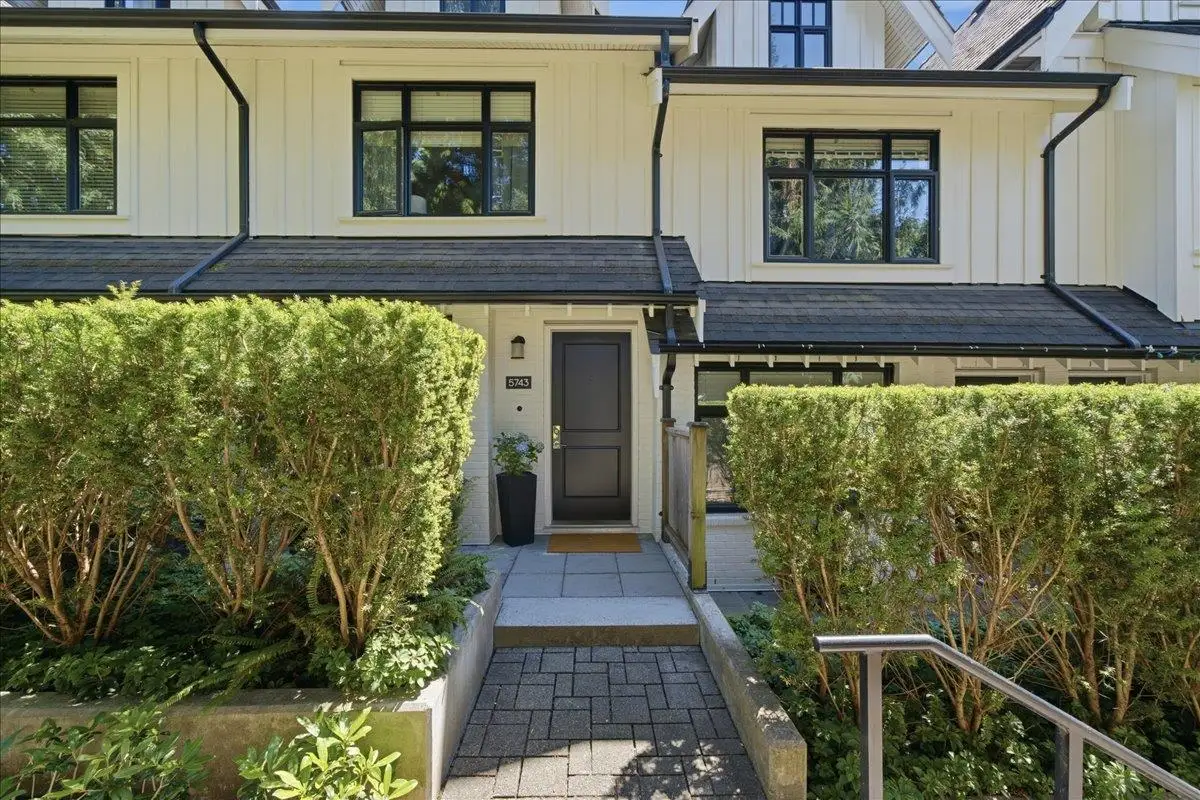 5743 ST GEORGE STREET, Vancouver BC V5W 2Y4