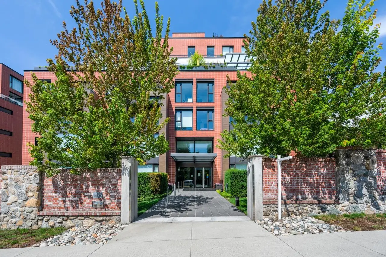 205 1561 W 57TH AVENUE, Vancouver BC V6P 0H5