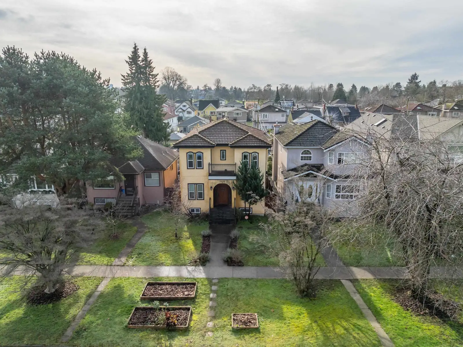 2638 CHARLES STREET, Vancouver BC V5K 3A5
