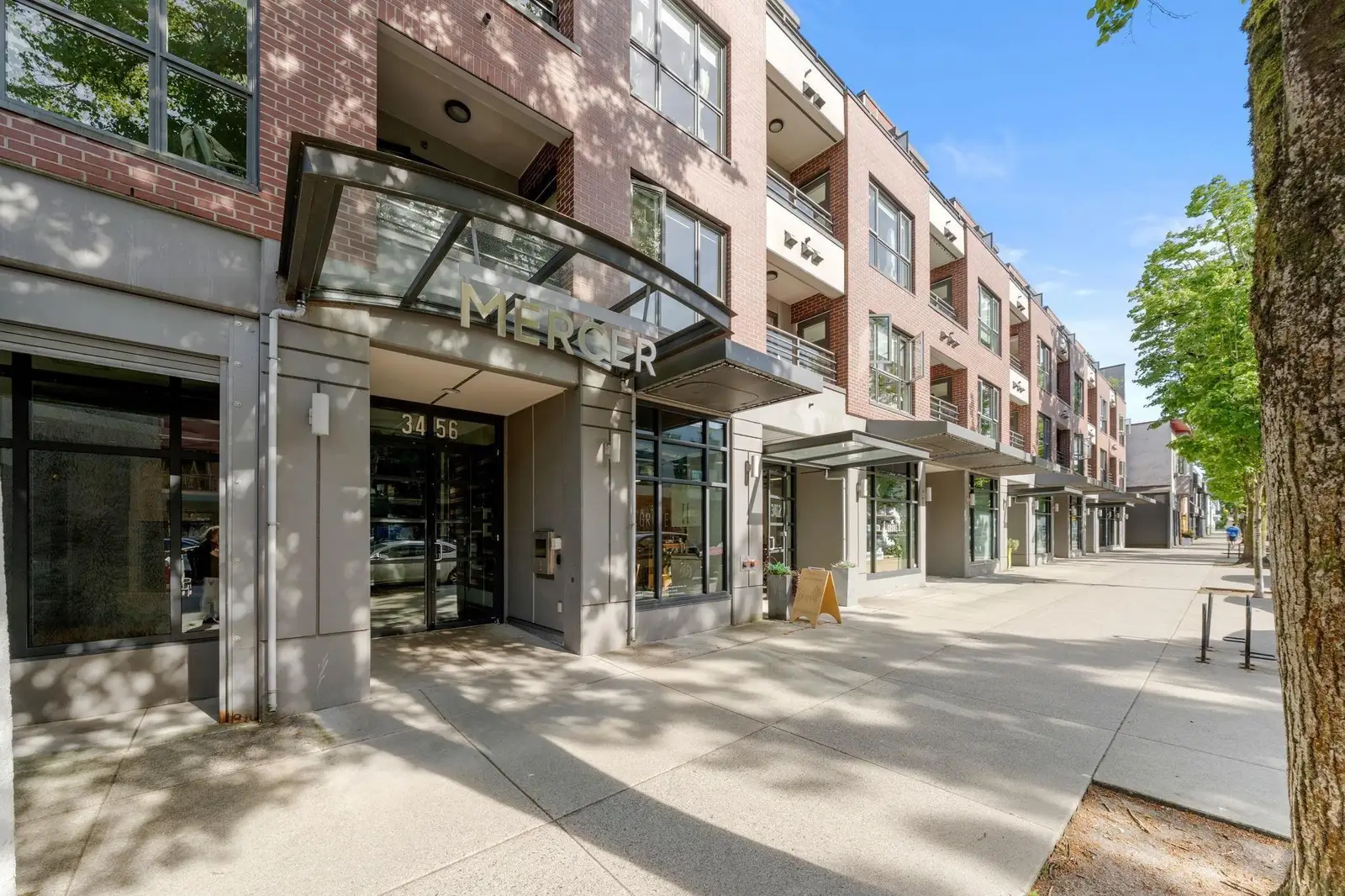 206 3456 COMMERCIAL STREET, Vancouver BC V5N 4E9