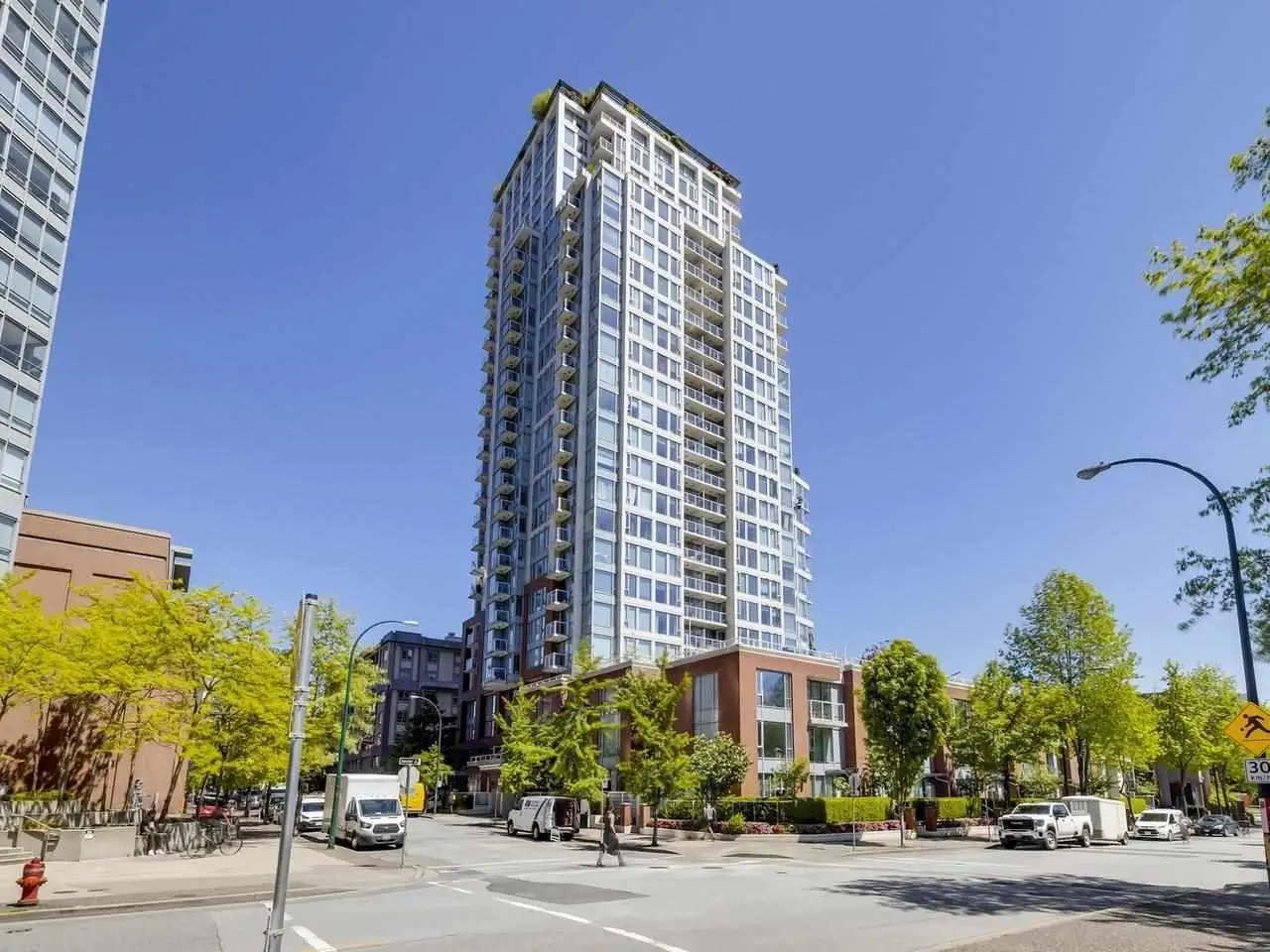 2307 550 TAYLOR STREET, Vancouver BC V6B 1R1