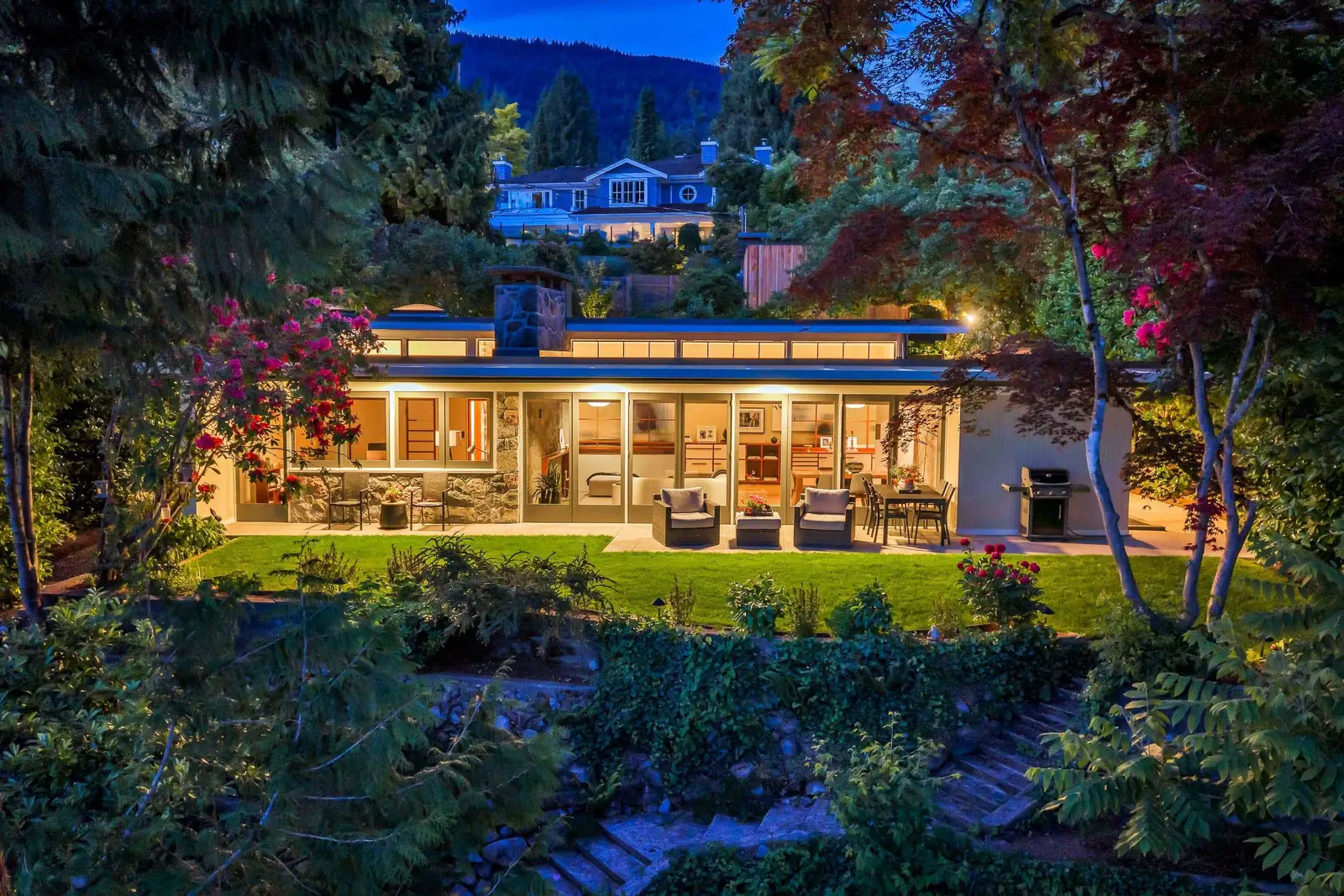 2968 MATHERS CRESCENT, West Vancouver BC V7V 2L3