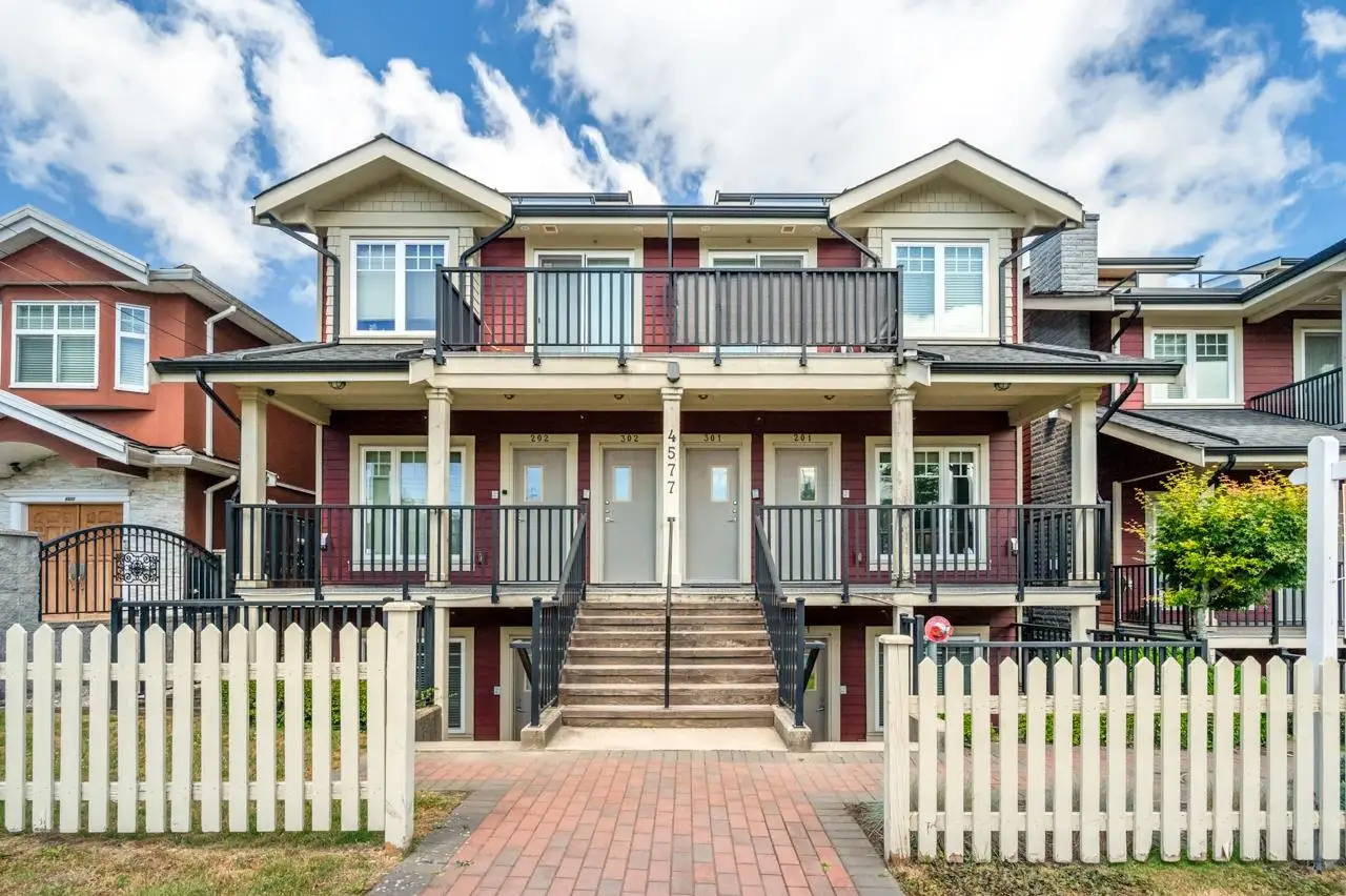 201 4577 SLOCAN STREET, Vancouver BC V5R 1Z8