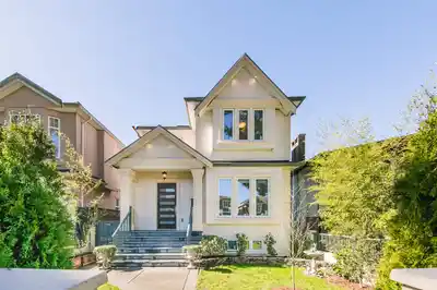 5887 BATTISON STREET, Vancouver BC V5R 4M7