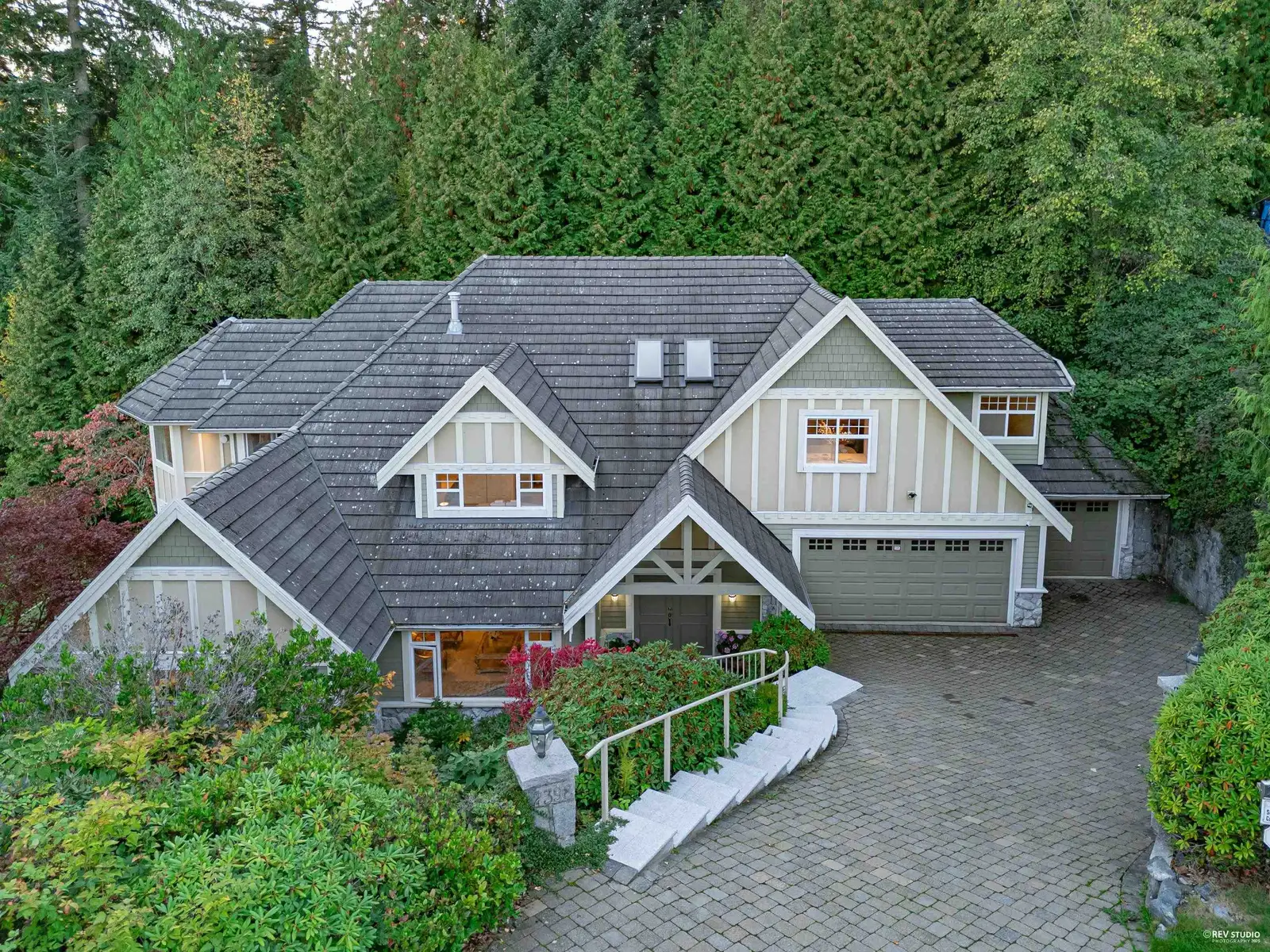 2398 CONSTANTINE PLACE, West Vancouver BC V7S 3H7
