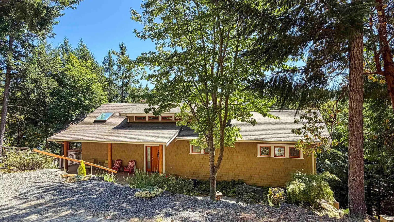 6608 RAZOR POINT ROAD, Pender Island BC V0N 2M1