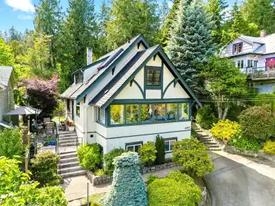 445 N OXLEY STREET, West Vancouver BC V7V 2L5