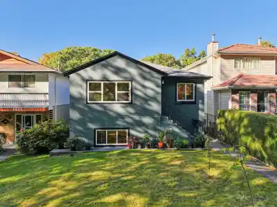 2621 CAMBRIDGE STREET, Vancouver BC V5K 1L6