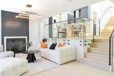 7355 OAK STREET, Vancouver BC V6P 1V9