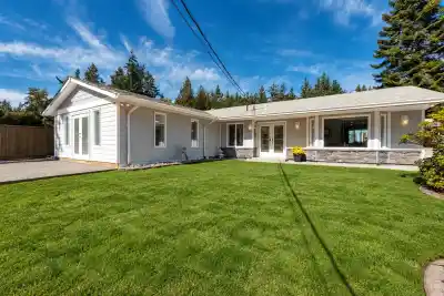 4144 BROWNING ROAD, Sechelt BC V7Z 0A2