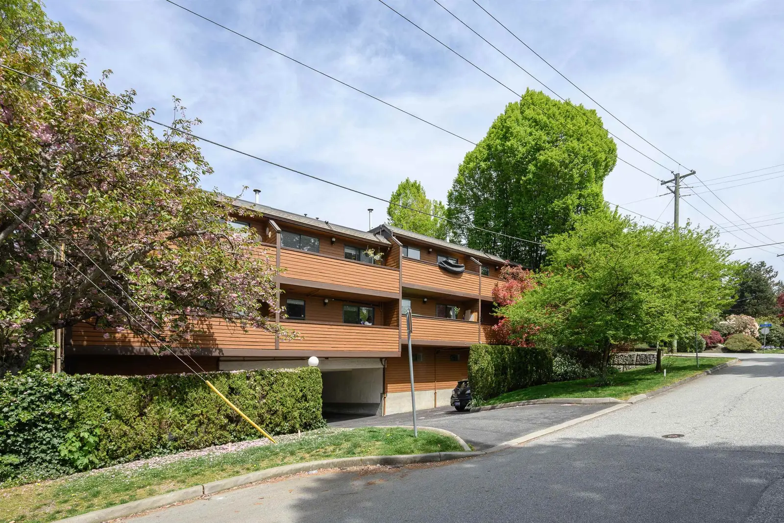 3201 LONSDALE AVENUE, North Vancouver BC V7N 4G8