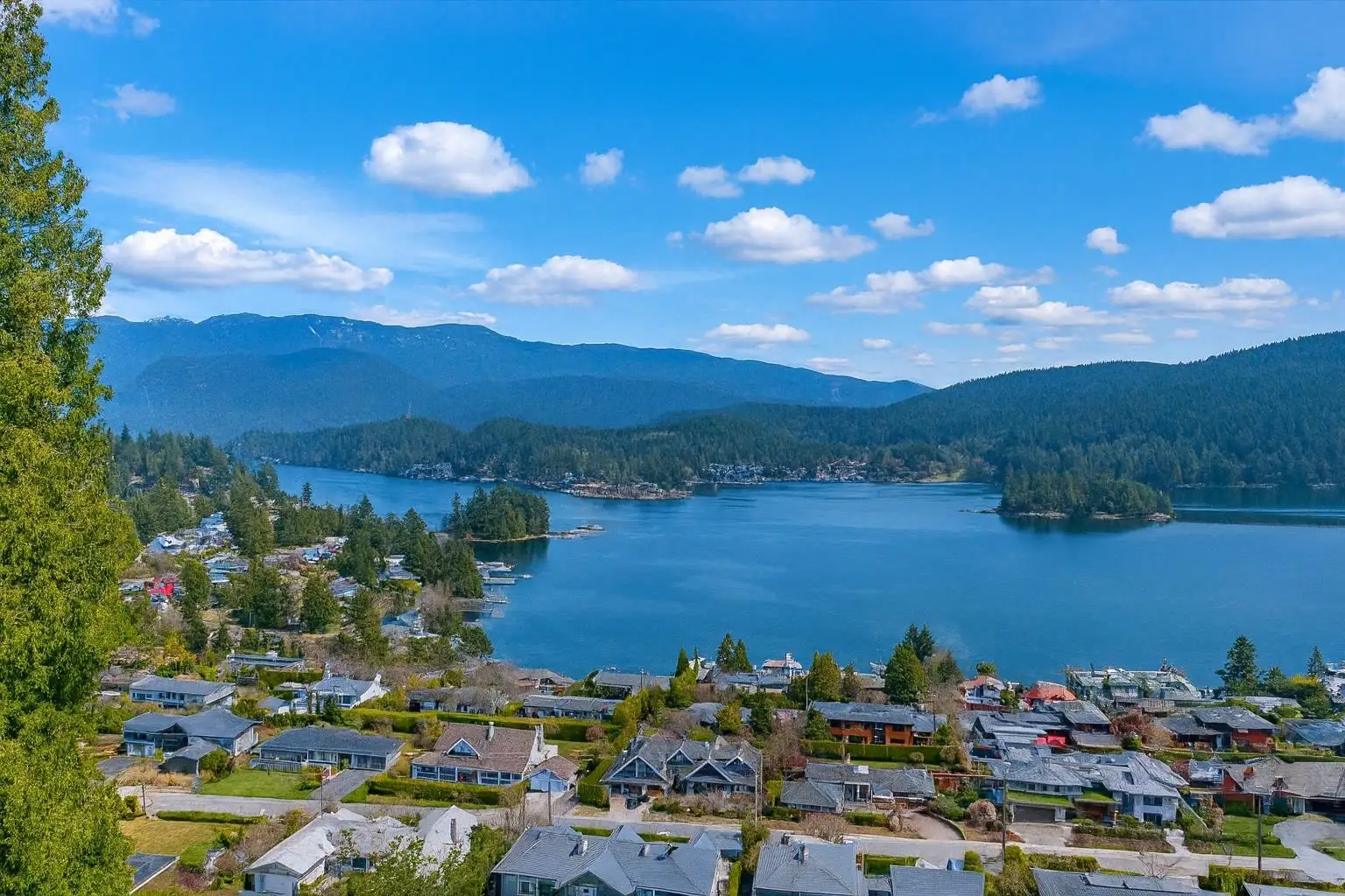 873 BAYCREST DRIVE, North Vancouver BC V7G 1N7