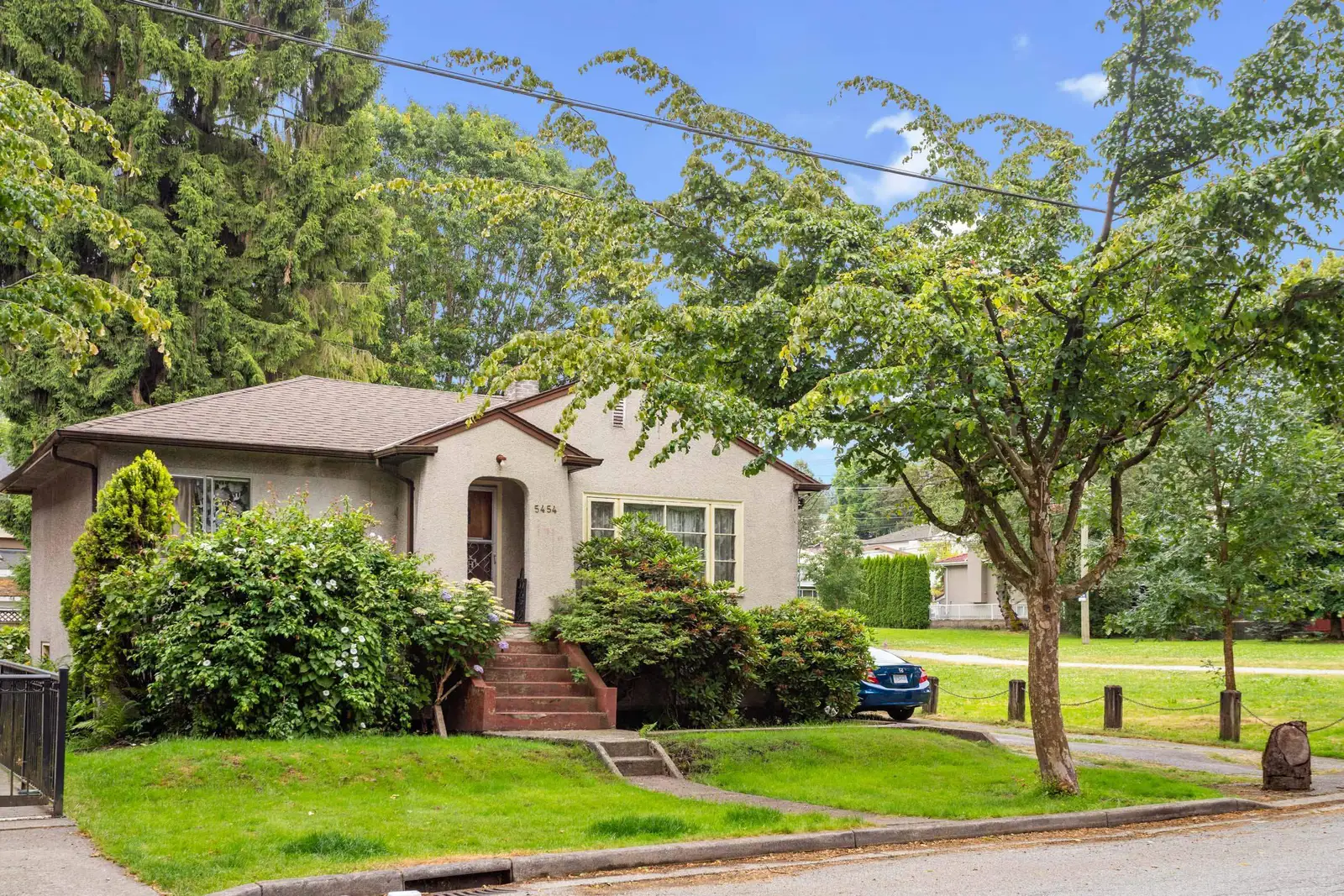 5454 MELBOURNE STREET, Vancouver BC V5R 4L7