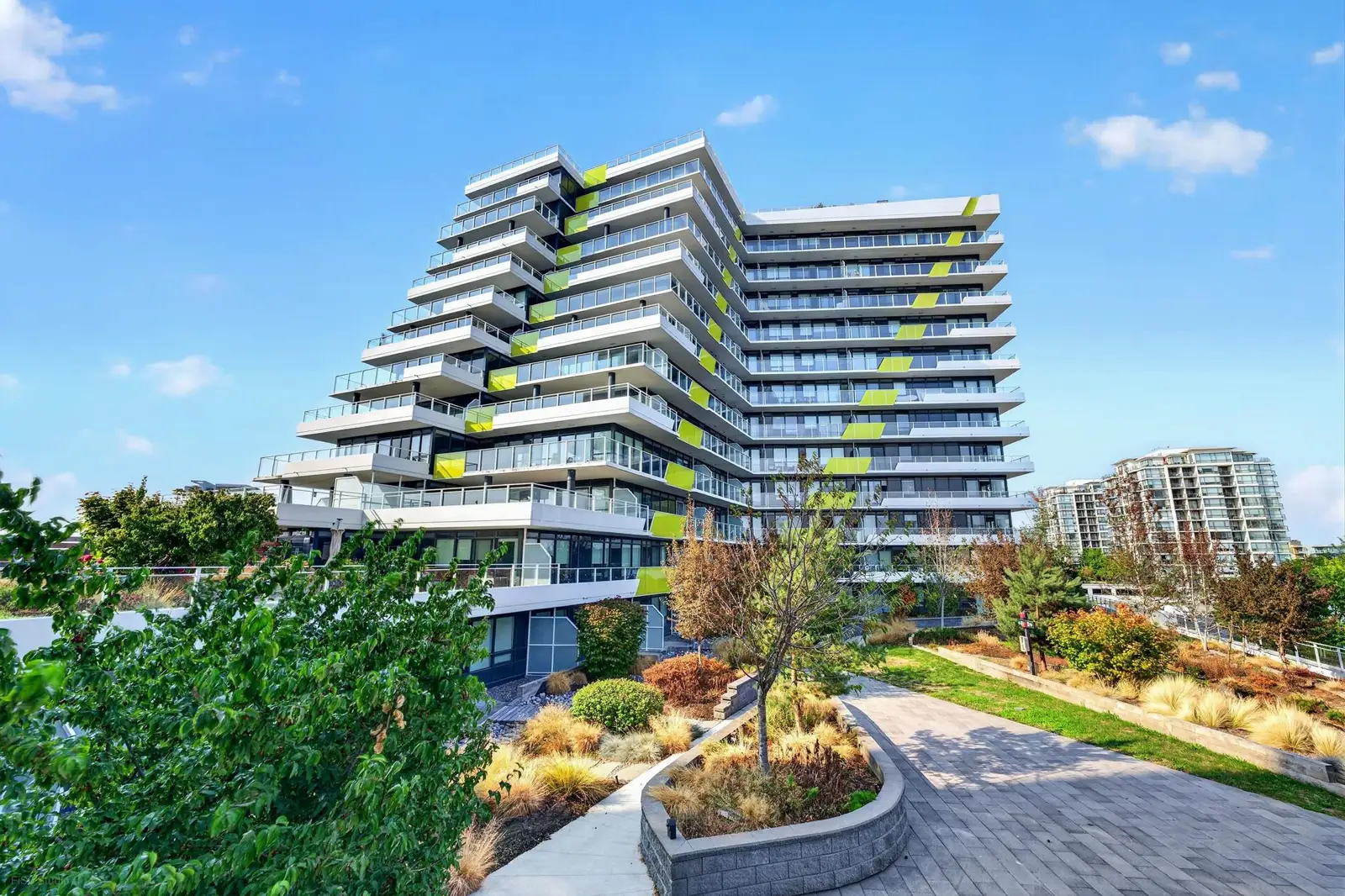 609 5788 GILBERT ROAD, Richmond BC V7C 0G1