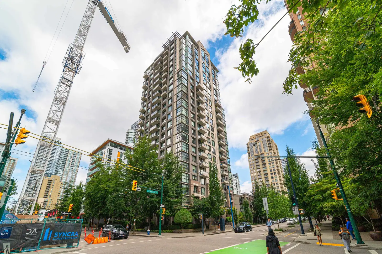 304 1295 RICHARDS STREET, Vancouver BC V6B 1B7