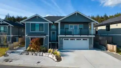5629 KINGBIRD CRESCENT, Sechelt BC V7Z 0S4
