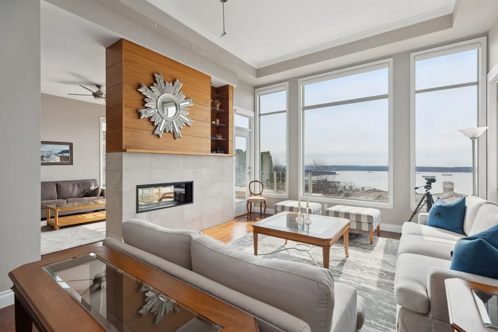 2416 CARR LANE, West Vancouver BC V7S 3H5