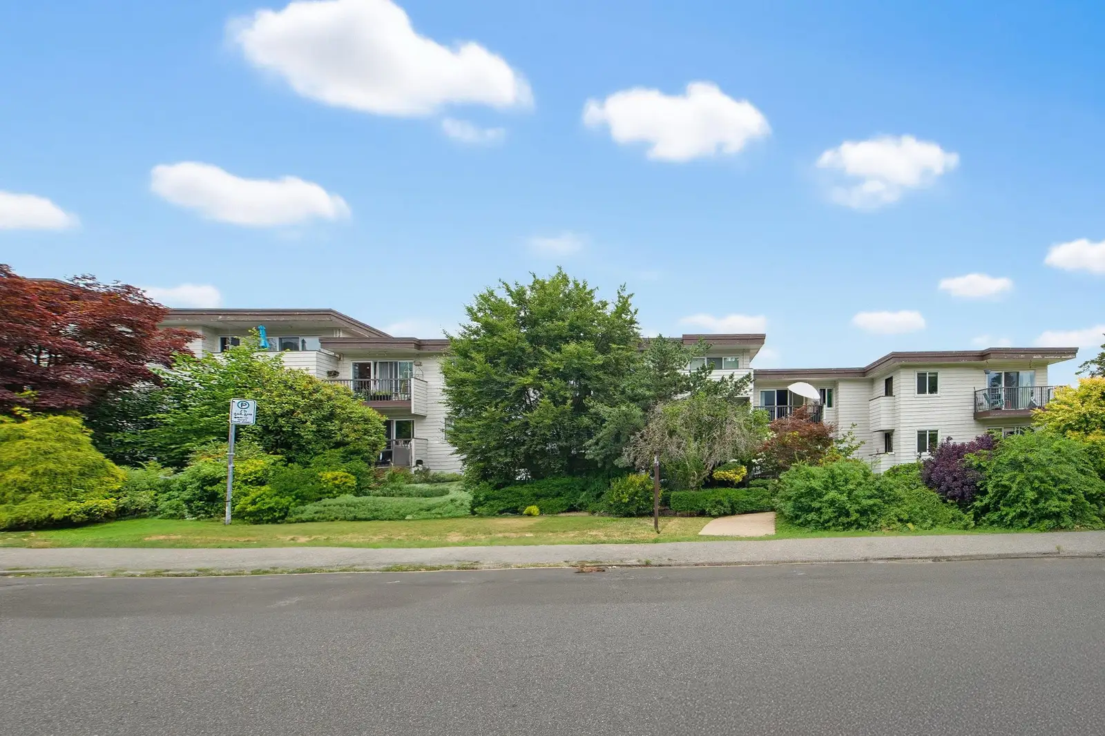 2125 W 2ND AVENUE, Vancouver BC V6K 1H7