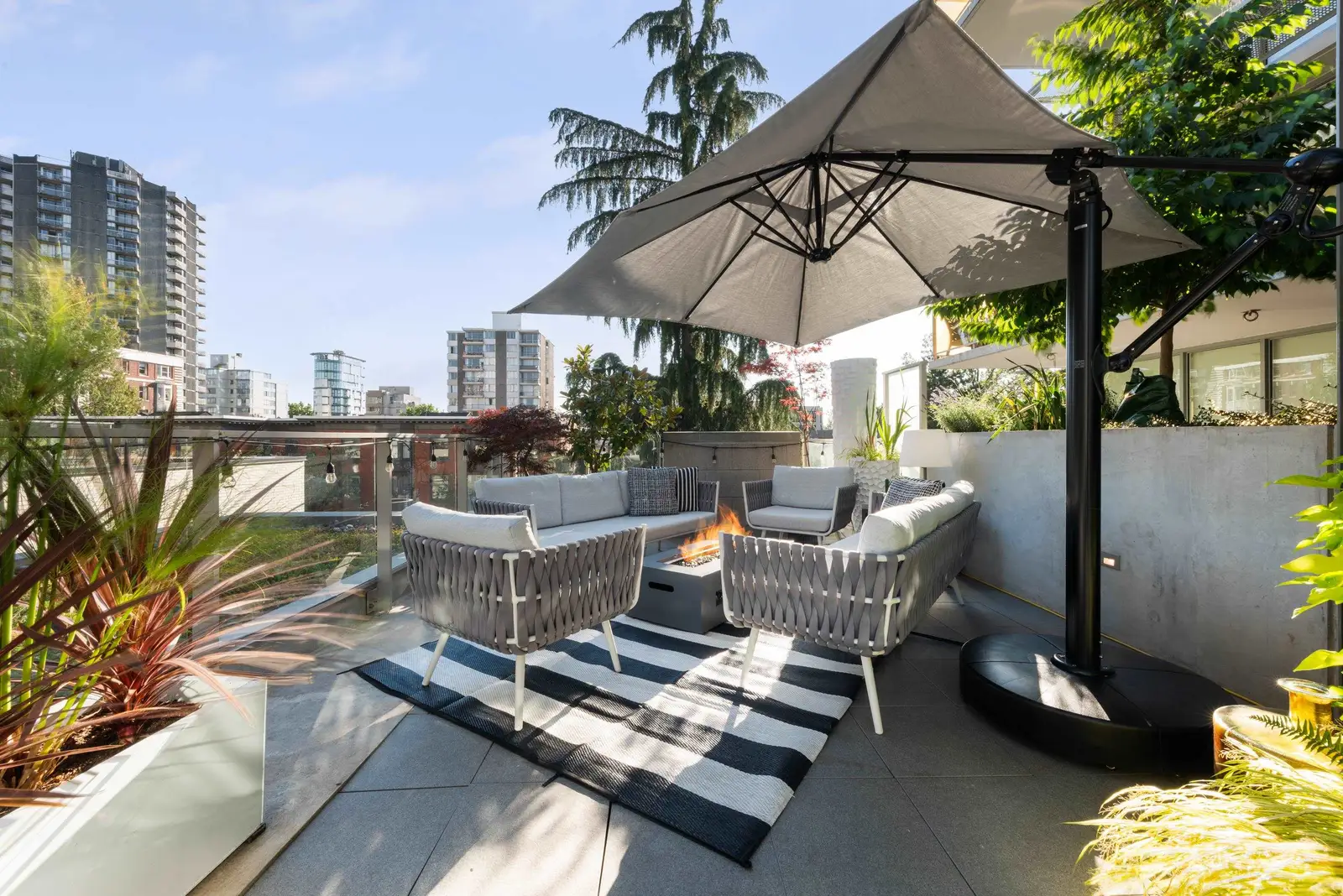 403 1365 DAVIE STREET, Vancouver BC V6E 1N5