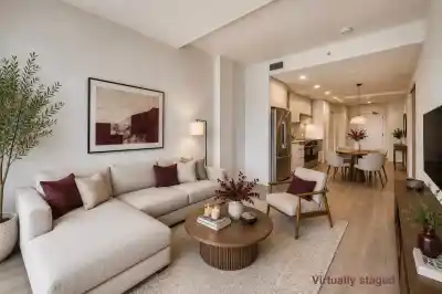 557 422 E 3RD STREET, North Vancouver BC V7L 0K1