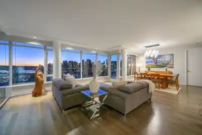 1402 181 W 1ST AVENUE, Vancouver BC V5Y 0E3
