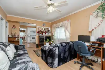 4712 VICTORIA DRIVE, Vancouver BC V5N 4P1