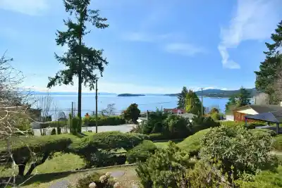 5218 SUNSHINE COAST HIGHWAY, Sechelt BC V7Z 0C1