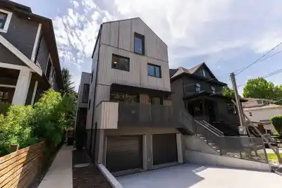 1 60 E 17TH AVENUE, Vancouver BC V5V 1A2