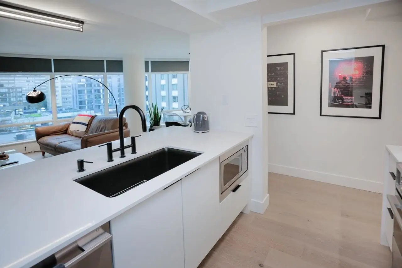 703 1288 ALBERNI STREET, Vancouver BC V6E 4N5