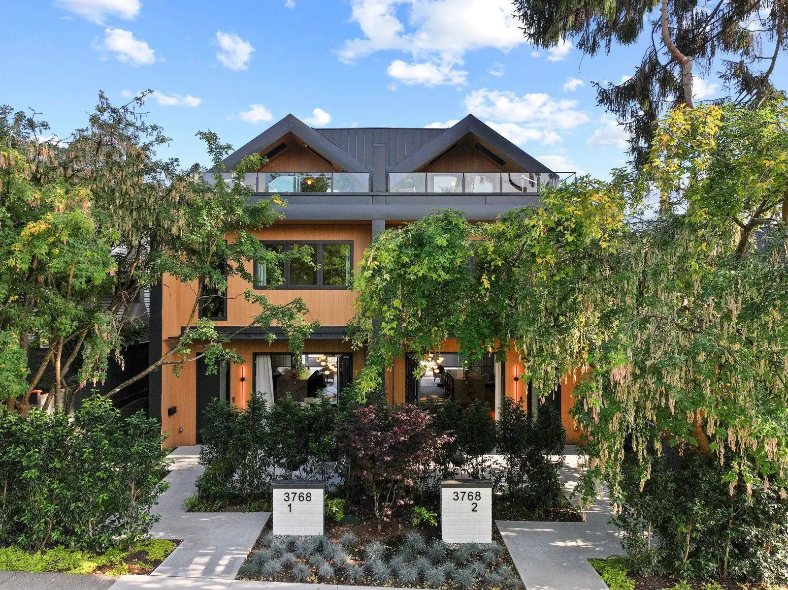 2 3768 W 2ND AVENUE, Vancouver BC V6R 1J9
