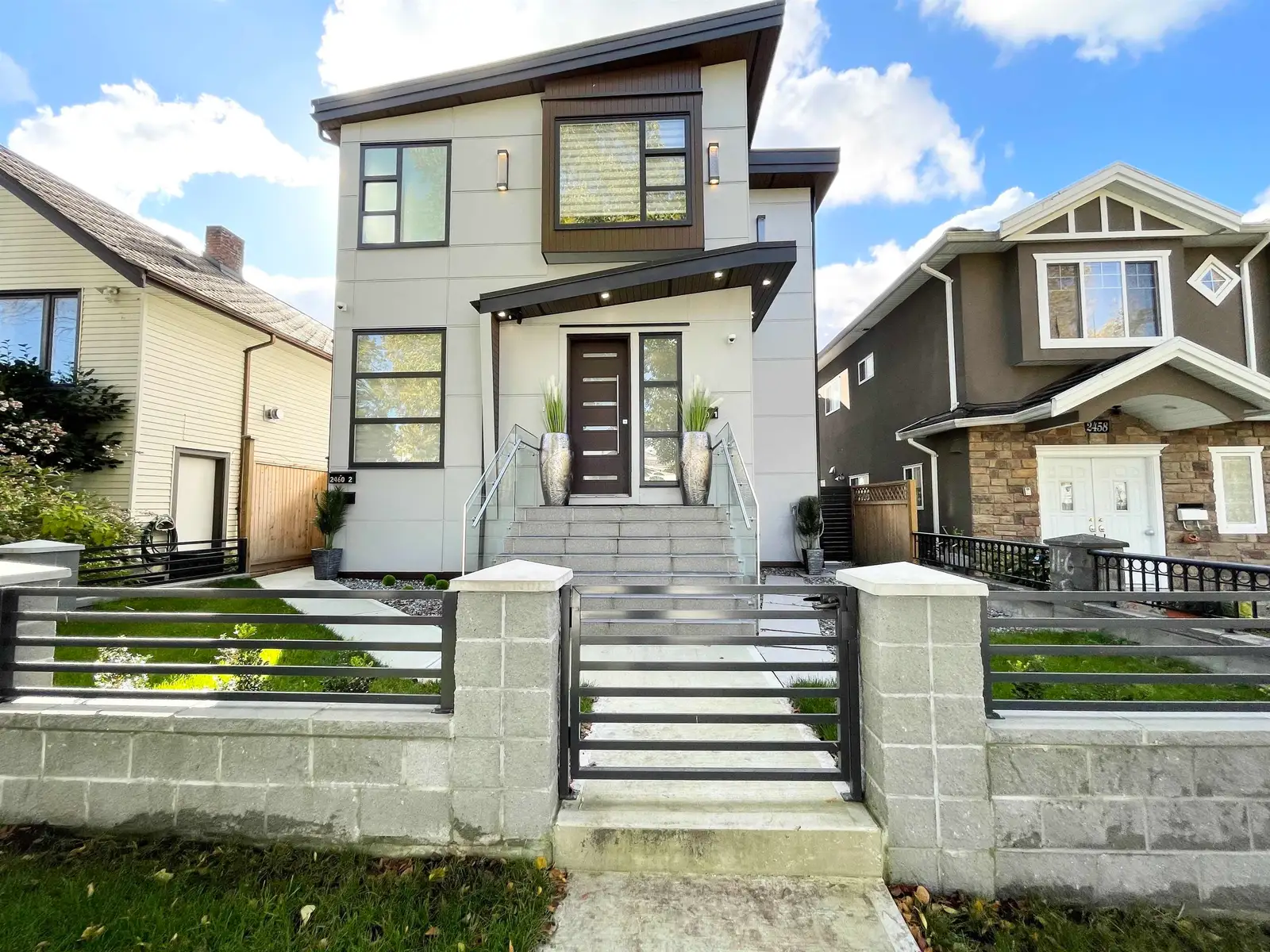 2460 E 19TH AVENUE, Vancouver BC V5M 2R9