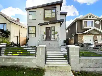 2460 E 19TH AVENUE, Vancouver BC V5M 2R9