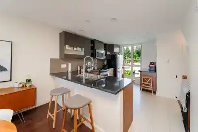 64 728 W 14TH STREET, North Vancouver BC V7M 0A8