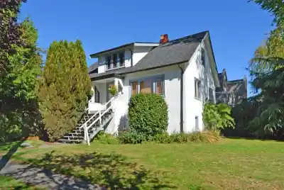 5480 COLLINGWOOD STREET, Vancouver BC V6N 1T1
