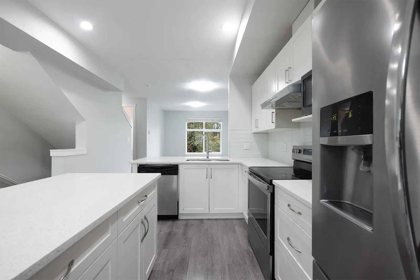 27 14660 105A AVENUE, Surrey BC V3R 5X9