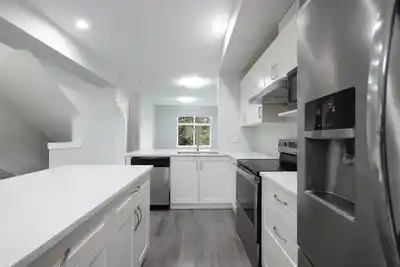 27 14660 105A AVENUE, Surrey BC V3R 5X9