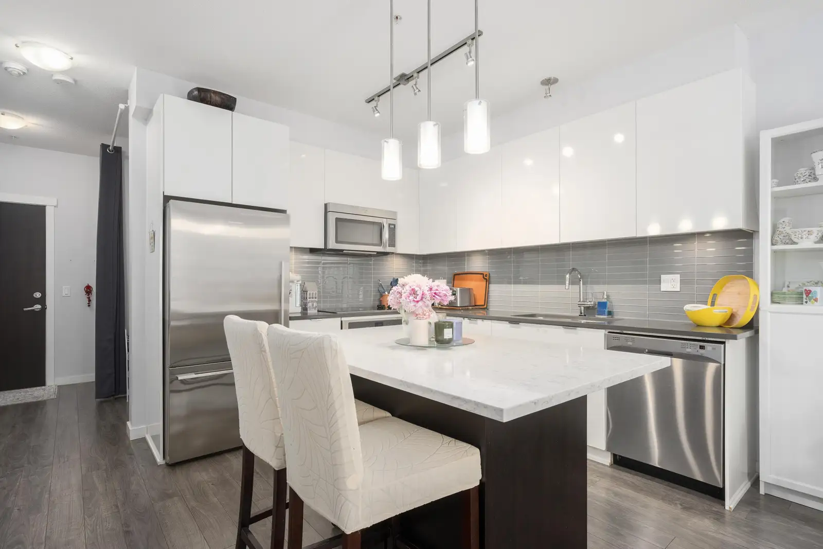 417 2665 MOUNTAIN HIGHWAY, North Vancouver BC V7J 0A8