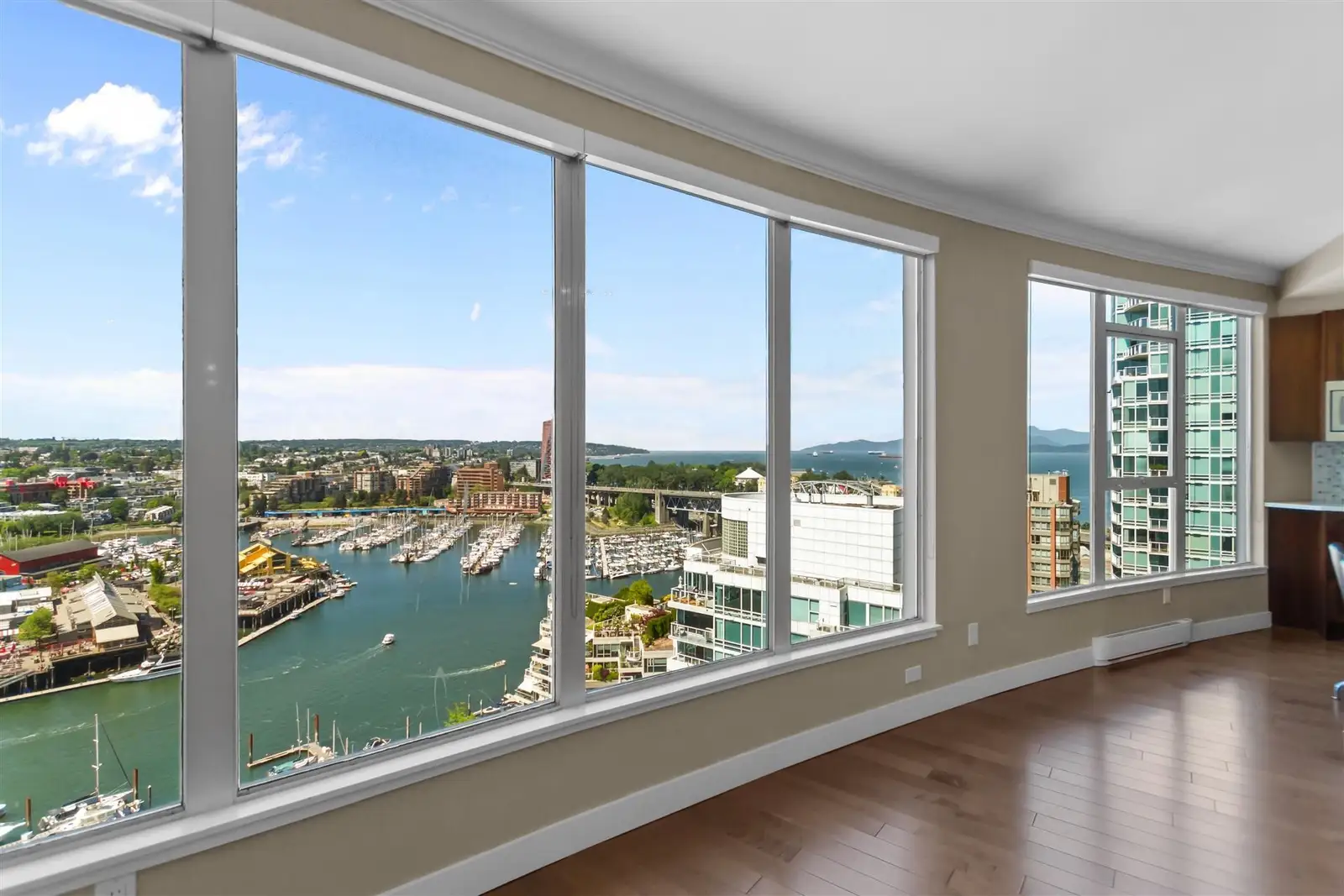 2302 1500 HOWE STREET, Vancouver BC V6Z 2N1