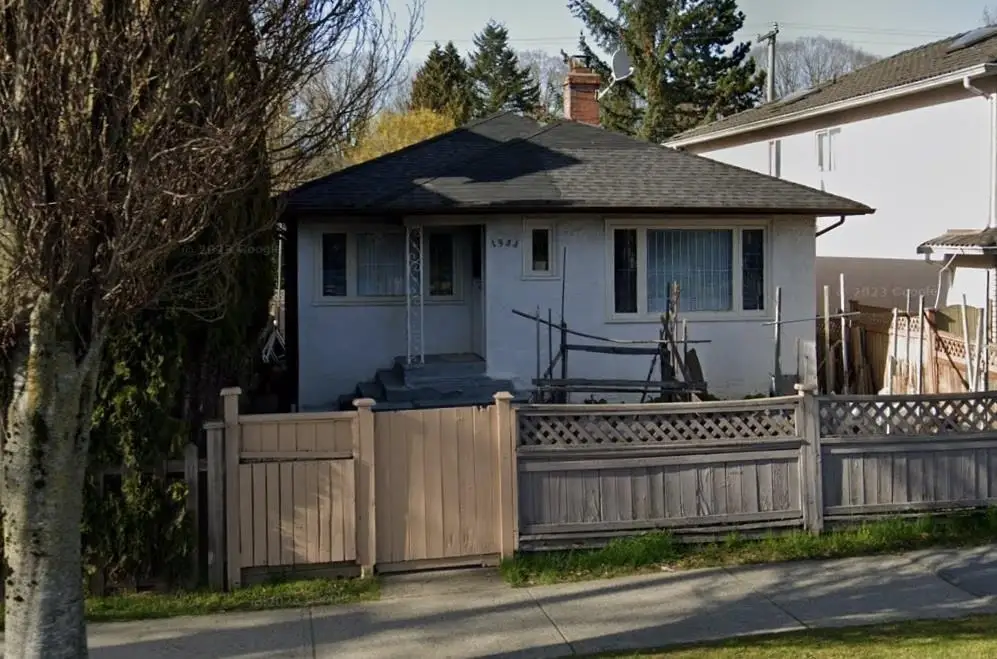 1953 E BROADWAY DRIVE, Vancouver BC V5N 1W4