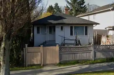 1953 E BROADWAY DRIVE, Vancouver BC V5N 1W4