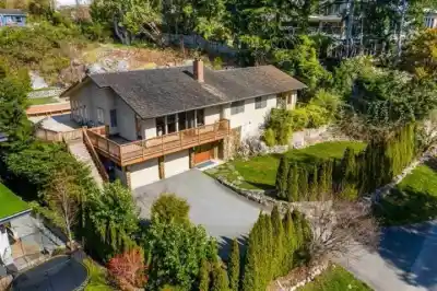 3895 SOUTHRIDGE AVENUE, West Vancouver BC V7V 3H9